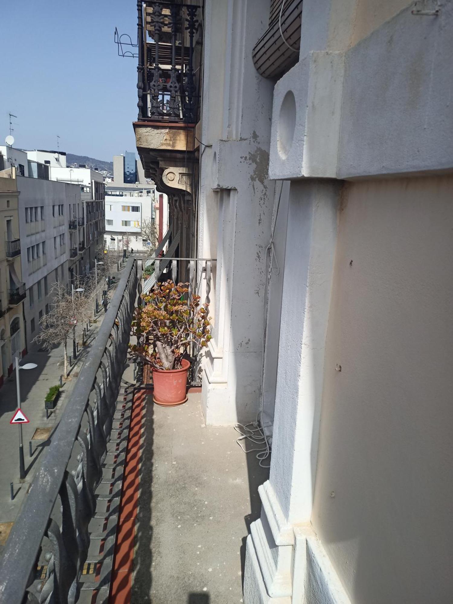 Fira Plaza Espana Apartment 3ʳᵈ Floor Balcony — Photos 3